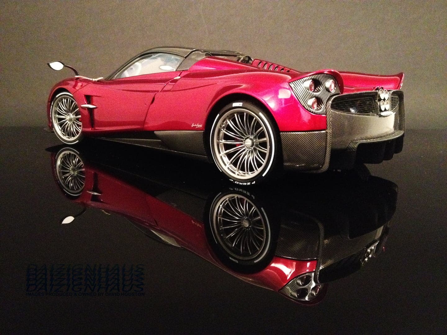Pagani Huayra Roadster 2018 1:18 scale diecast by LCD