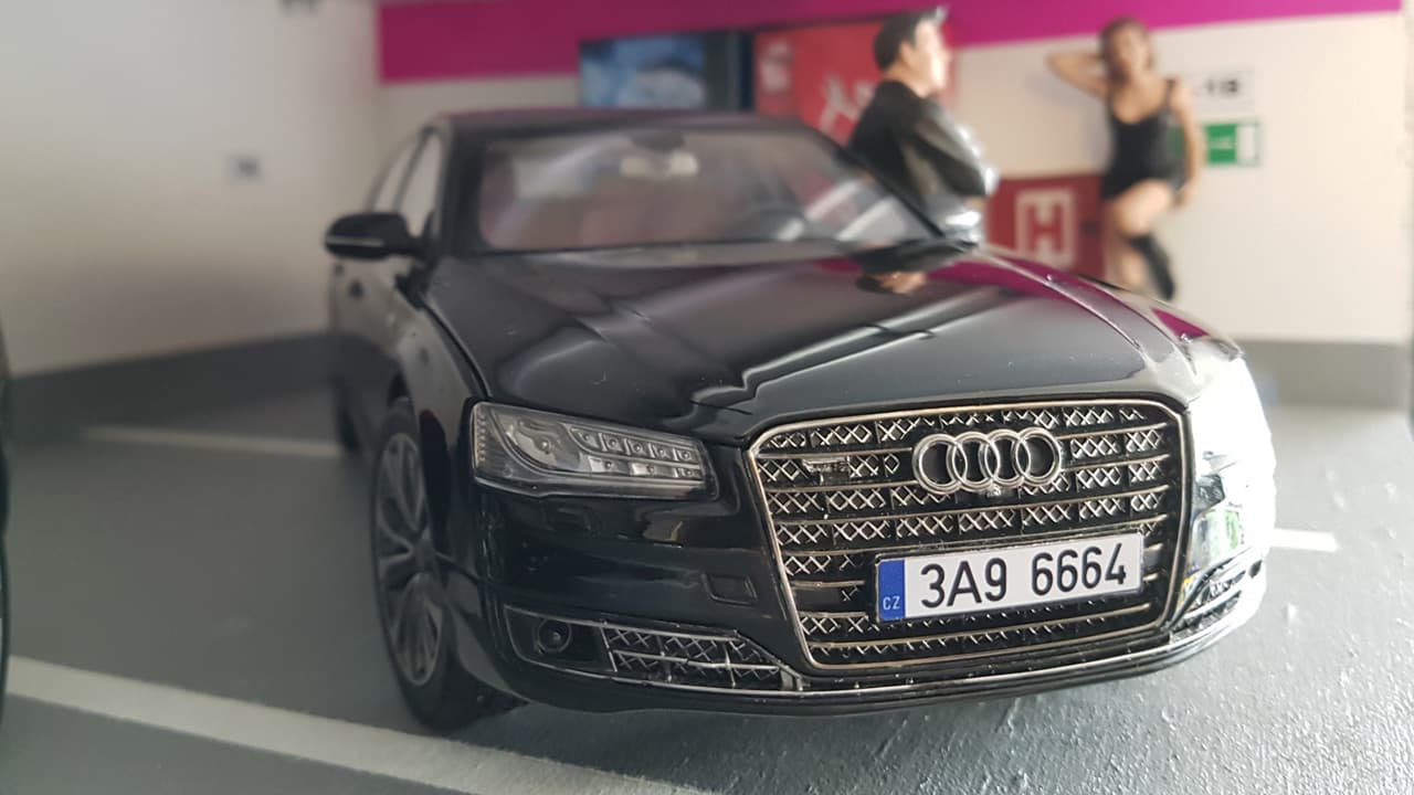 Audi A8L W12 2014 1:18 scale diecast by Kyosho